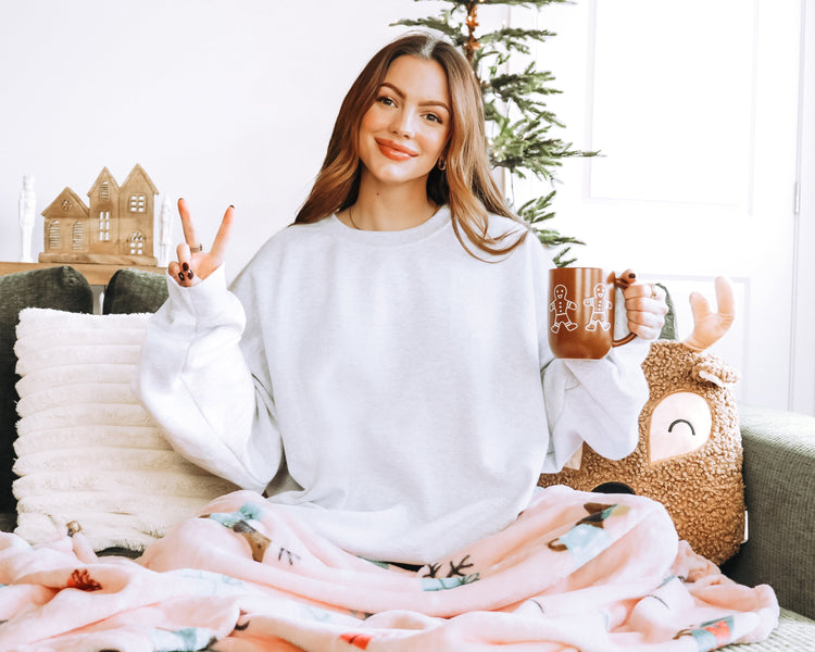 Merry Sweatshirt Christmas Sweatshirt Merry Crewneck Fleece Pullover Sweatshirt Holiday Women's Sweatshirt Puff Text Embossed Merry Shirt