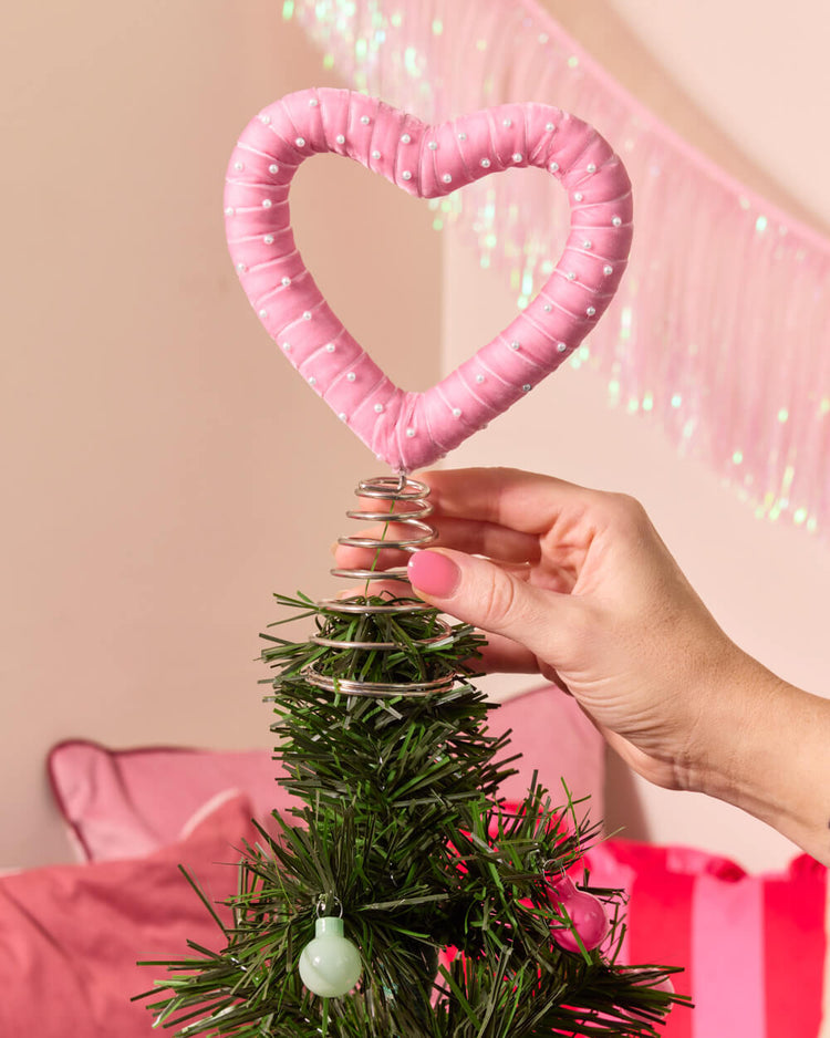 Love & Pearls Treetopper - pink treetopper