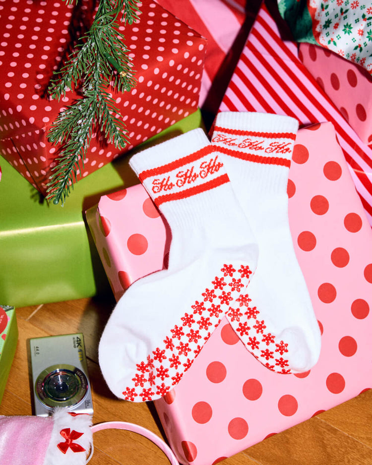 Sleigh Your Workout Grip Socks - red + white pilates socks