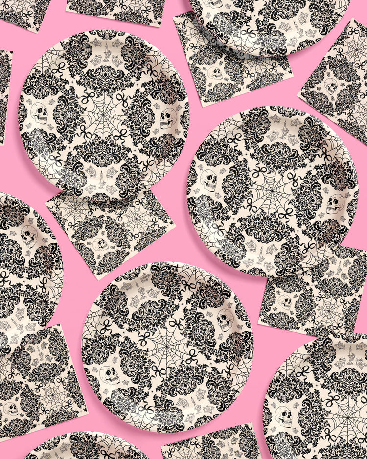 Romantic Horror Plates - 25 paper plates
