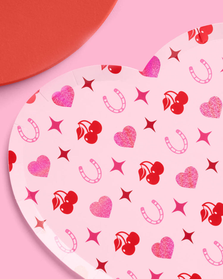 Lucky in Love Plates - 24 paper plates