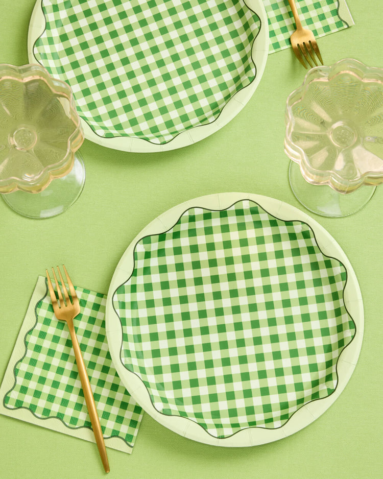 Country Club Plates - 9in Paper Plates