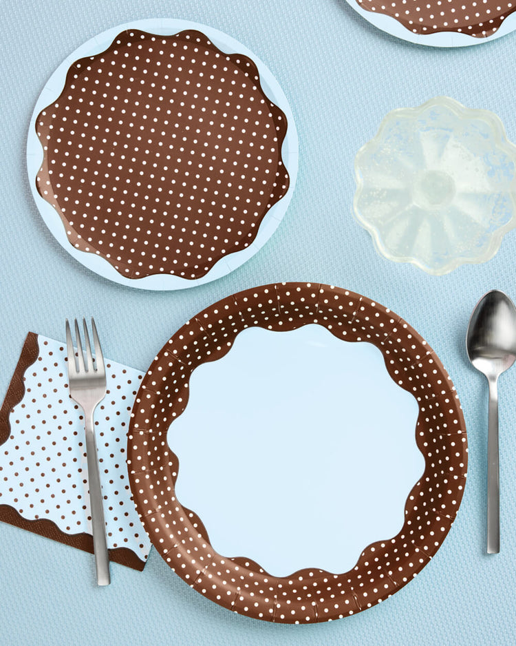 Cocoa Polka Dot - 32 Plates